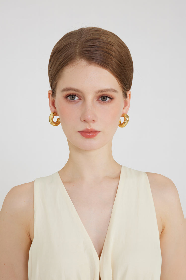 Ave Thick Hoop Earrings / Gold