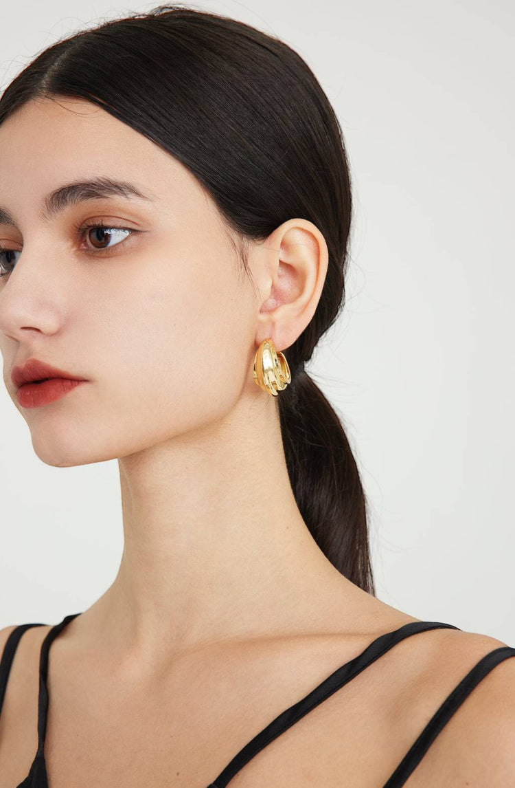 Melba Hoop Earrings / Gold