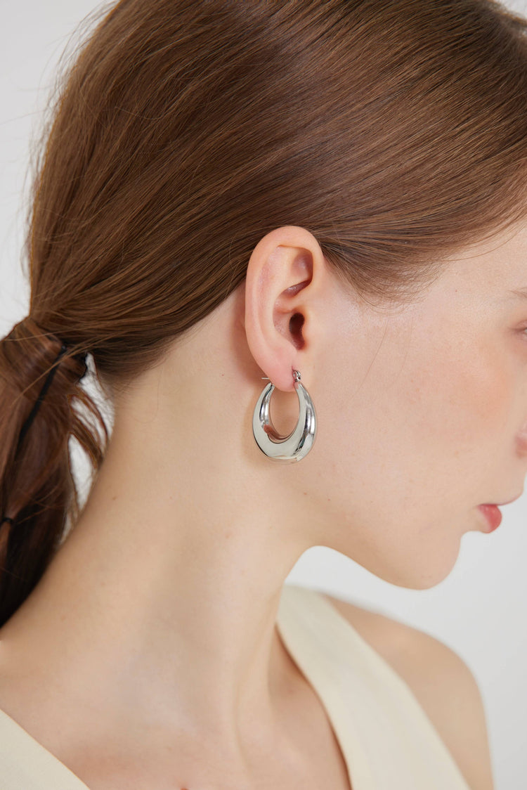 Mila Hoop Earrings / Silver