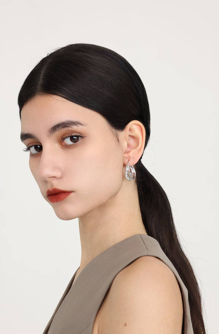 Marilyn Hoop Earrings / Gold