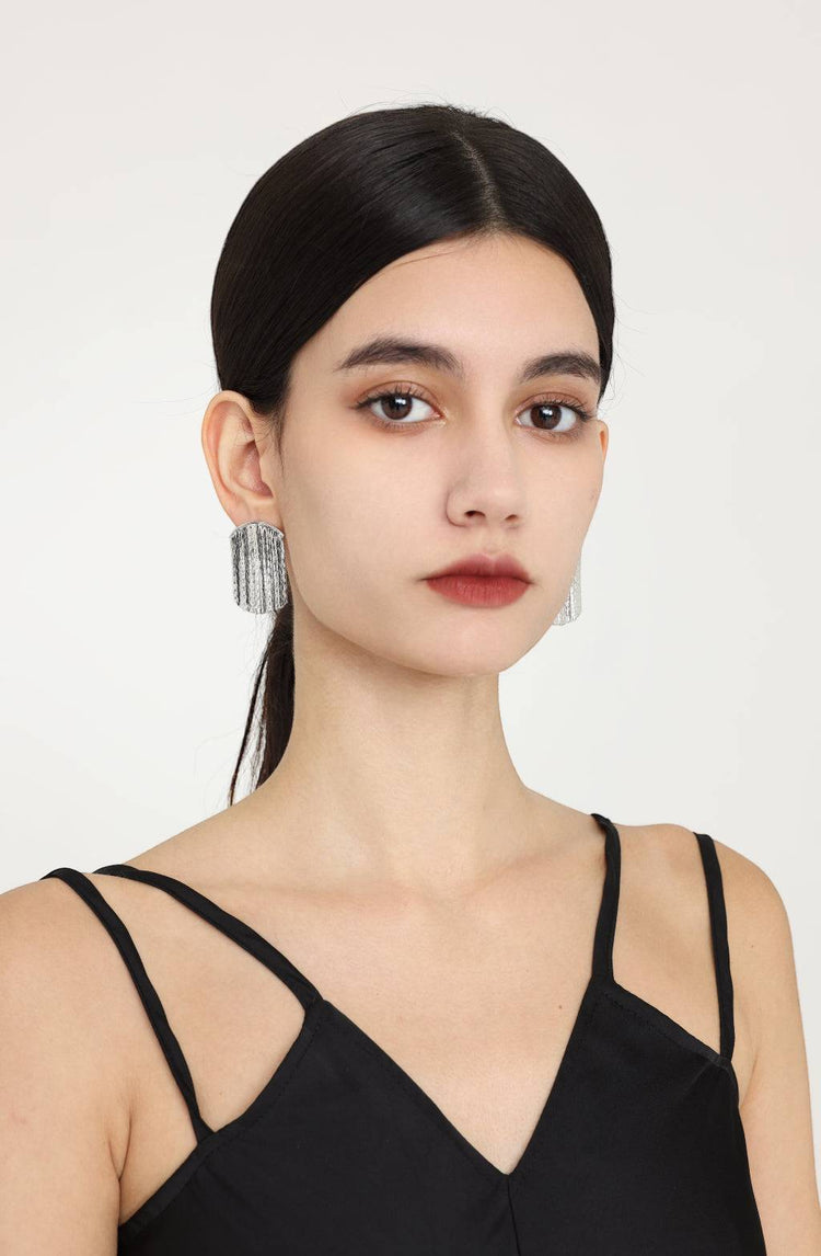 Hailey Drop Earrings / Silver