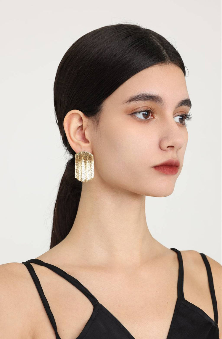 Hailey Drop Earrings / Gold