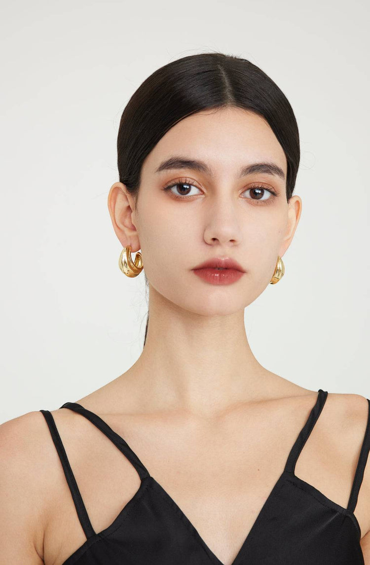 Melba Hoop Earrings / Gold
