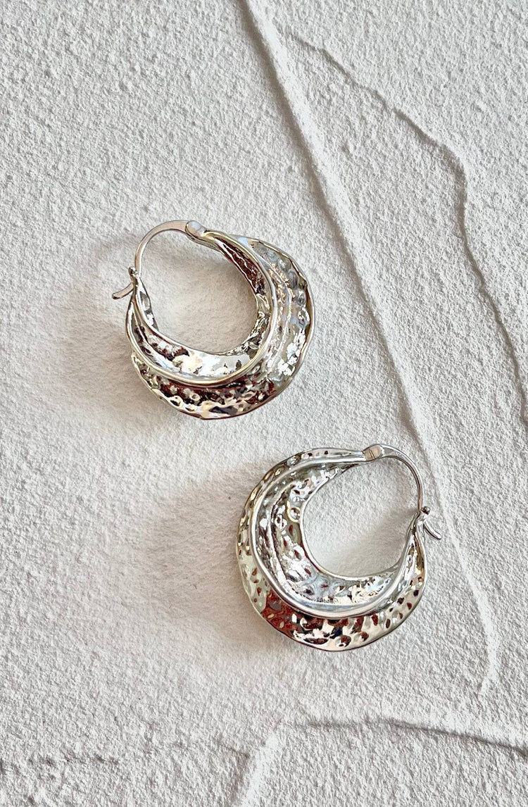 Marilyn Hoop Earrings / Silver