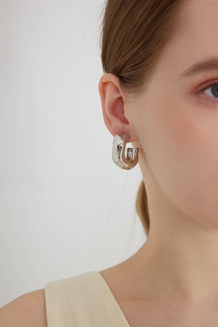 Ave Thick Hoop Earrings / Silver