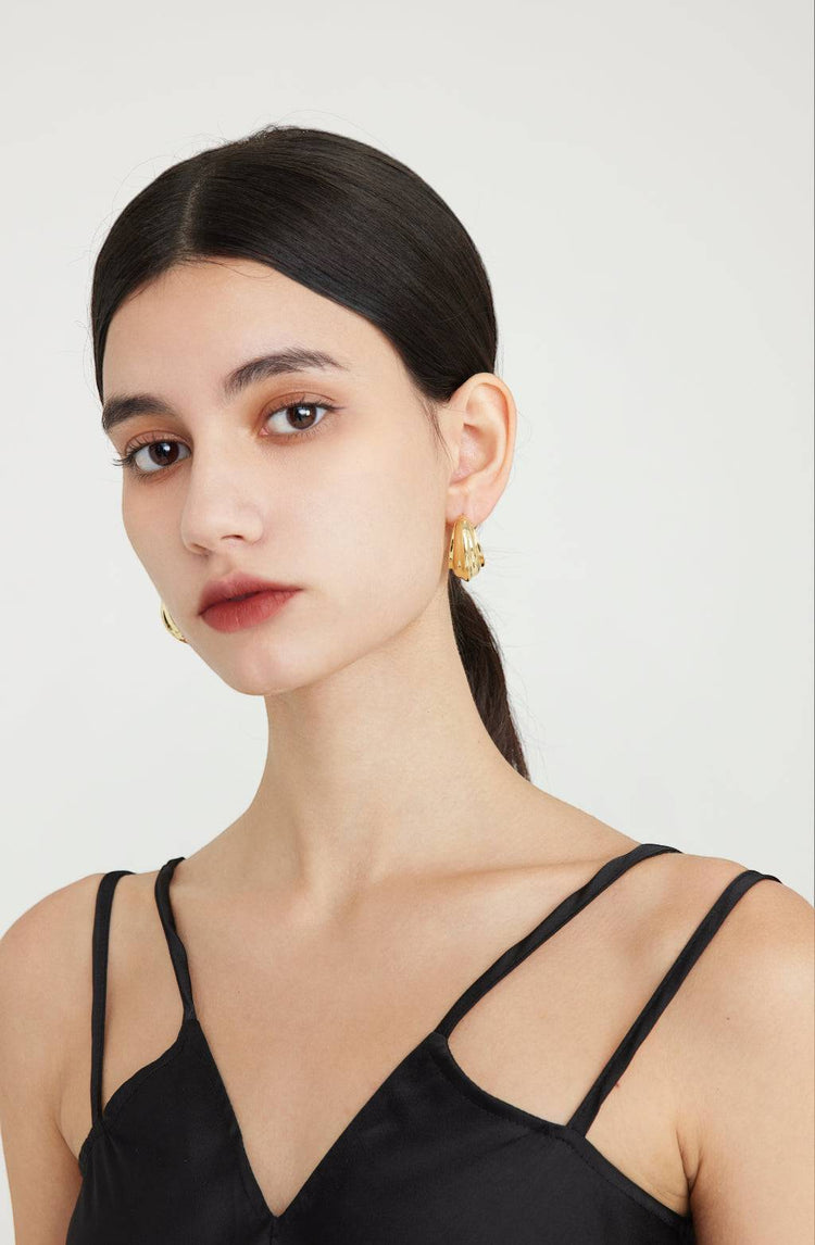 Melba Hoop Earrings / Gold