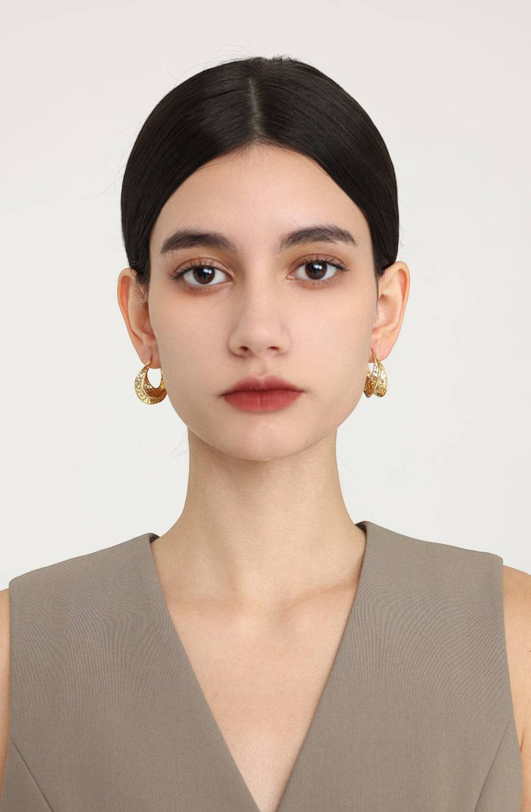Marilyn Hoop Earrings / Silver
