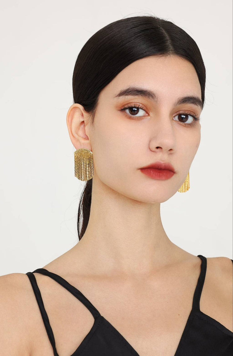 Hailey Drop Earrings / Gold