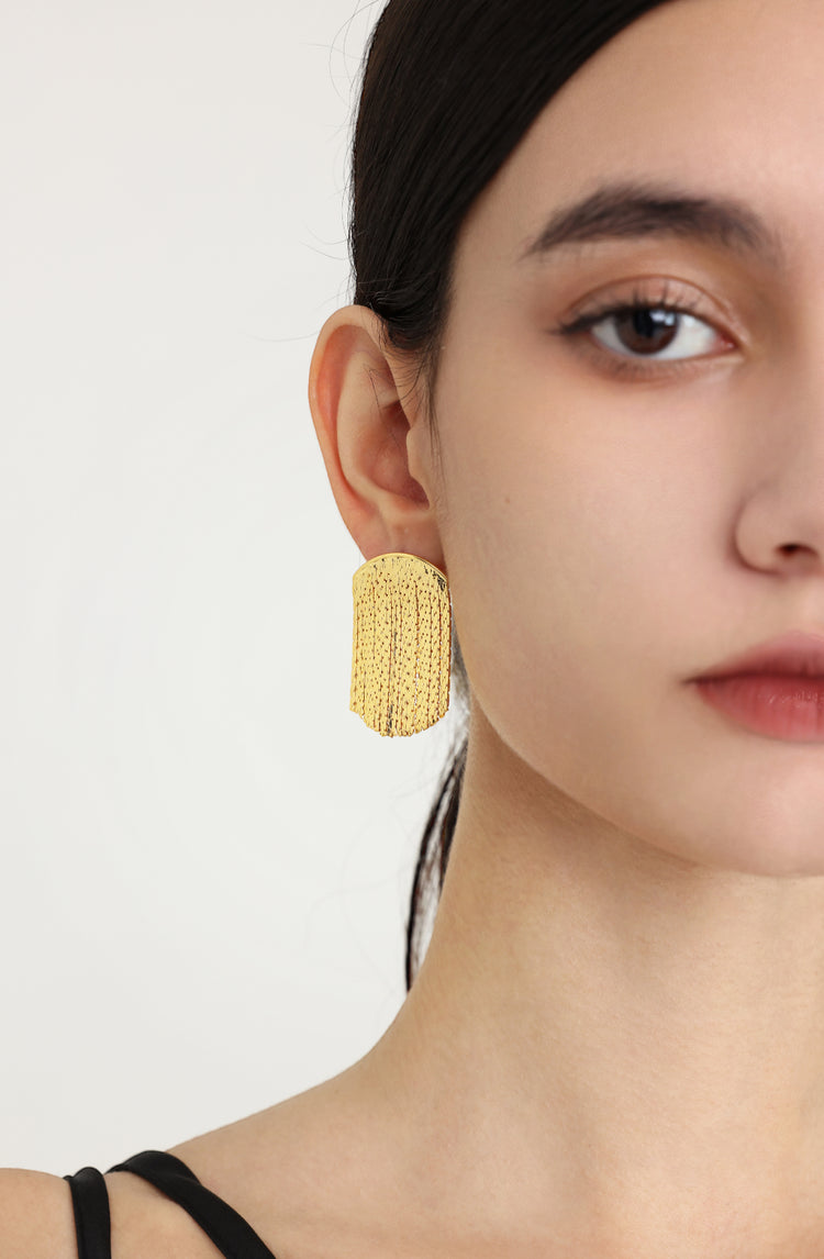 Hailey Drop Earrings / Gold
