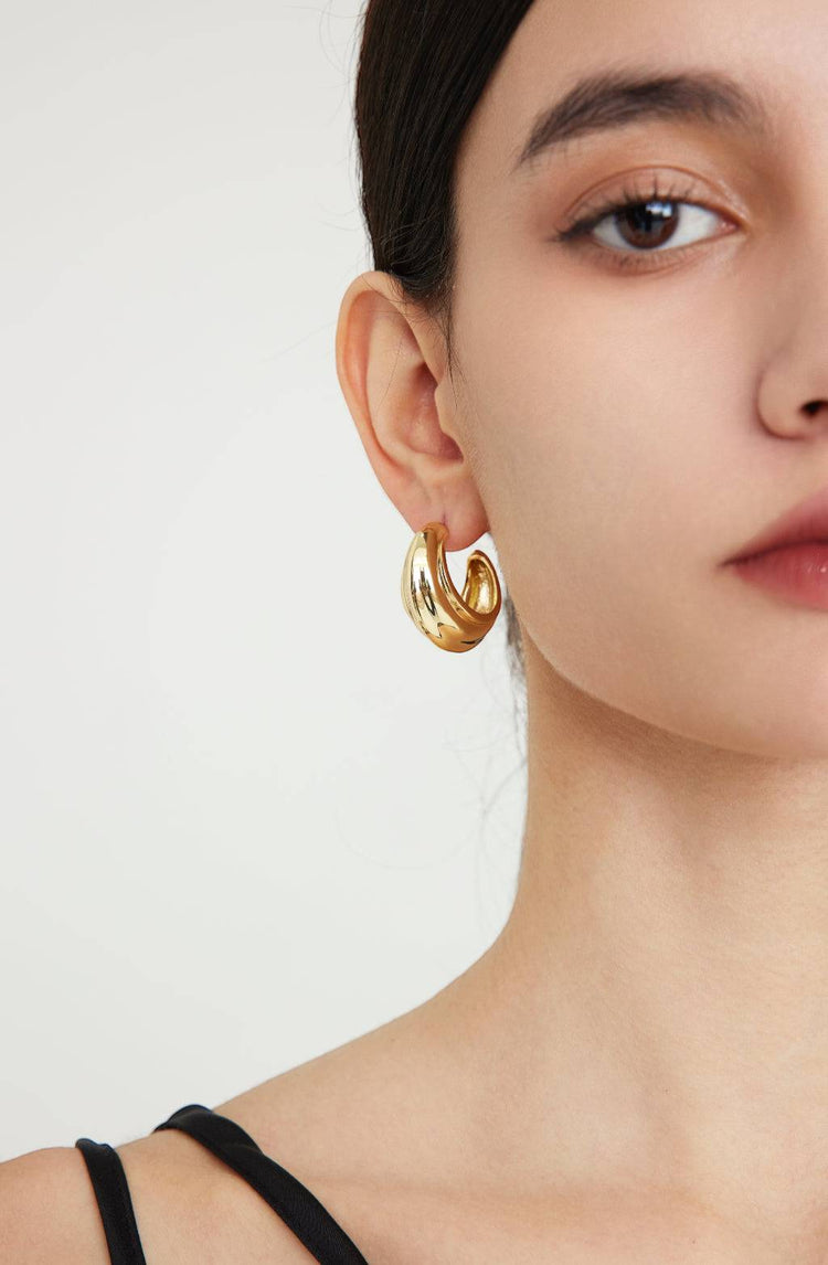Melba Hoop Earrings / Gold