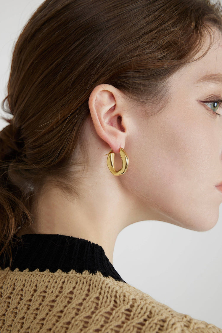 Caelia Medium Hoops / Gold