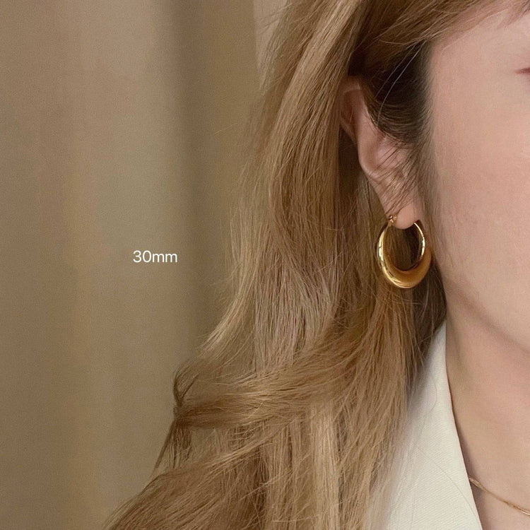 Nara hoop earrings / gold
