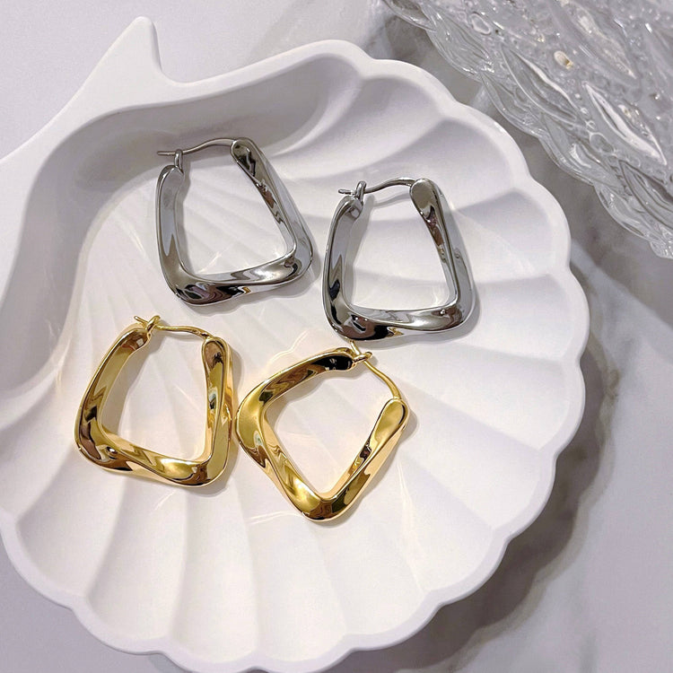 Felix hoop earrings / Gold