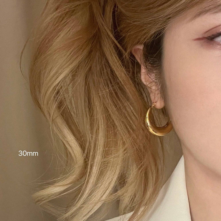 Nara hoop earrings / gold