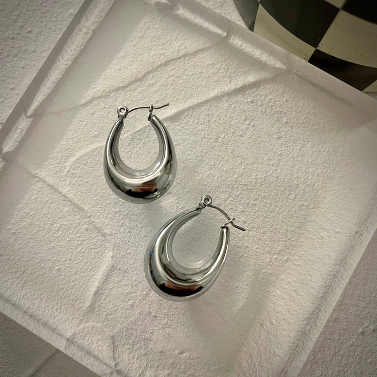 Viola hoop earrings / silver